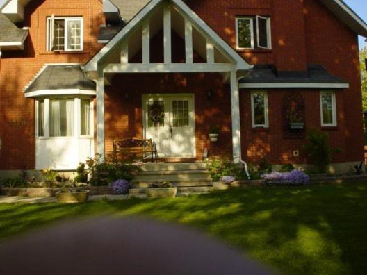 Maple Woods Bed & Breakfast Casselman Eksteriør bilde